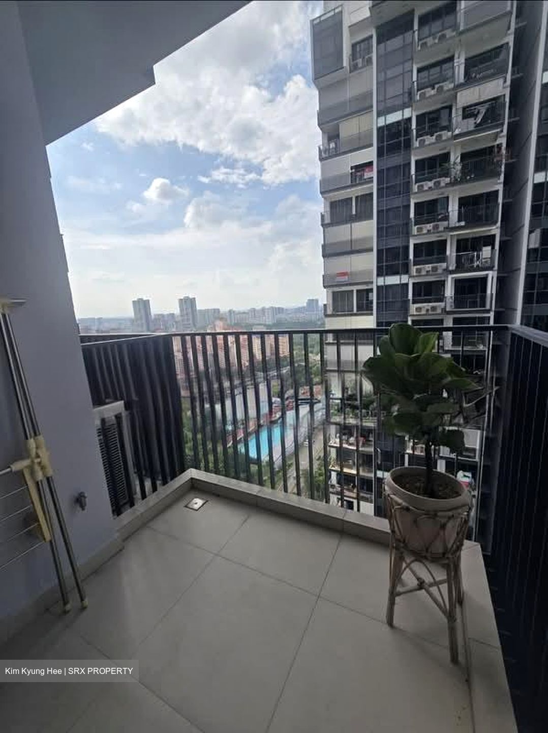 Sky Vue (D20), Condominium #598039591